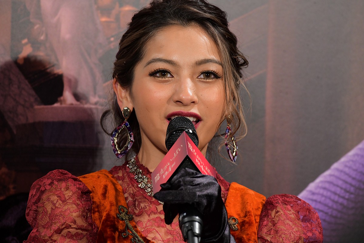ダレノガレ明美＆ゆきぽよ、魔女をイメージした豪華衣装で登場！ 使いたい魔法を明かす