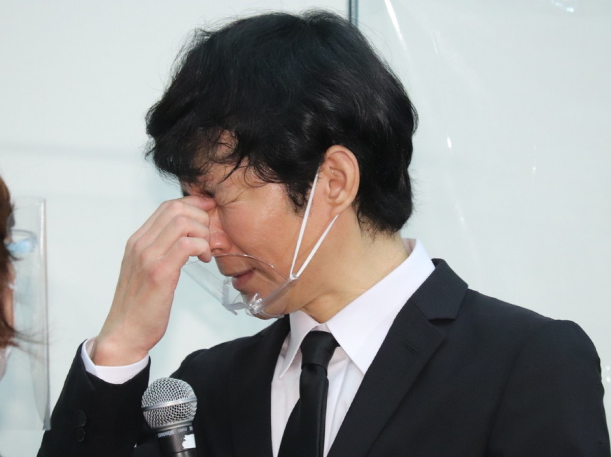 渡部建、不倫騒動を謝罪　気丈に振る舞う妻・佐々木希に対し「本当に心苦しいです」