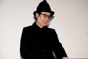 映画『夏、至るころ』公開記念舞台あいさつに登場したリリー・フランキー