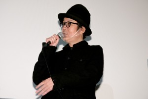 映画『夏、至るころ』公開記念舞台あいさつに登場したリリー・フランキー