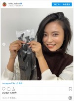 カットした髪はヘアドネーションに！　※「小島瑠璃子」インスタグラム