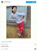 安藤サクラ、3歳娘に影響されたポーズ公開　※「安藤サクラ」インスタグラム