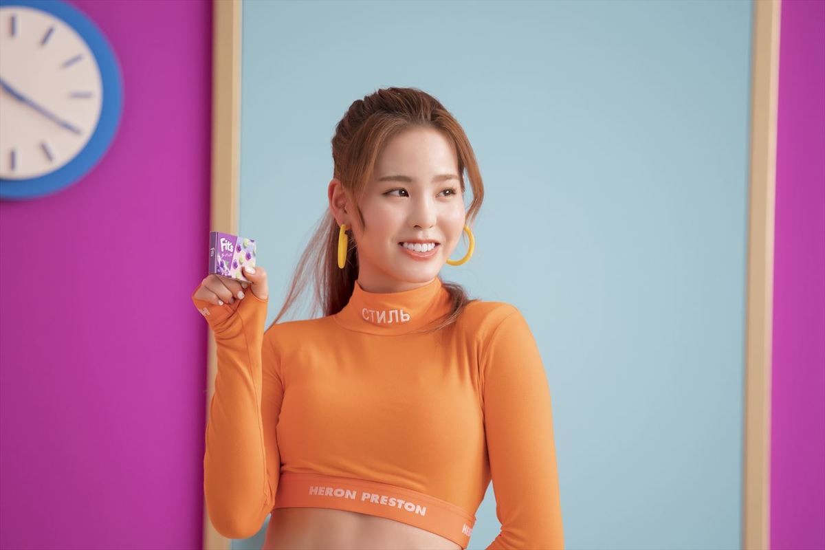 ＮiziUが息ぴったりで踊る！ キレキレのダンスに生まれ変わったNEWフィッツダンス披露