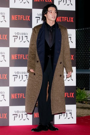 ドラマ『今際の国のアリス』プレミアイベントに登場した山崎賢人