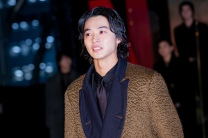 ドラマ『今際の国のアリス』プレミアイベントに登場した山崎賢人