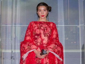 ドラマ『今際の国のアリス』プレミアイベントに登場した仲里依紗