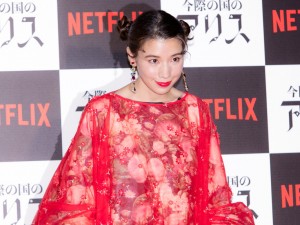 ドラマ『今際の国のアリス』プレミアイベントに登場した仲里依紗