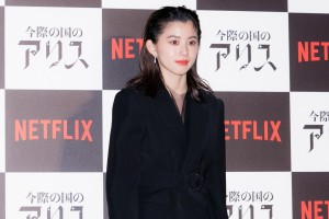 ドラマ『今際の国のアリス』プレミアイベントに登場した朝比奈彩