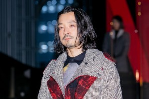 ドラマ『今際の国のアリス』プレミアイベントに登場した金子ノブアキ