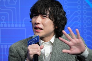 映画『AWAKE』完成報告会見に登場した落合モトキ