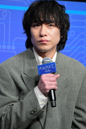 映画『AWAKE』完成報告会見に登場した落合モトキ