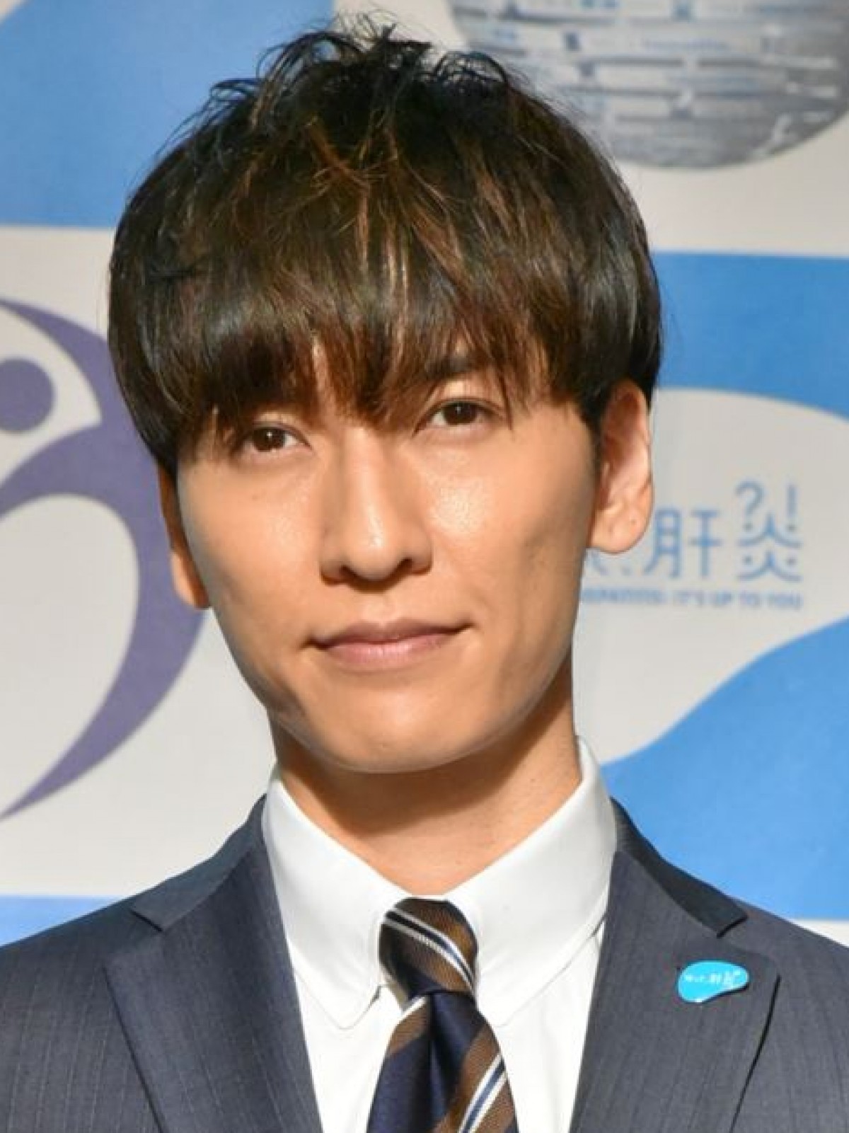 橘慶太、「家族が増えました」第3子誕生報告　松浦亜弥と家族5人で手を重ねた写真を公開