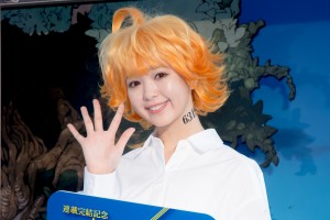 「連載完結記念 約束のネバーランド展」オープニングセレモニーに登場した藤田ニコル