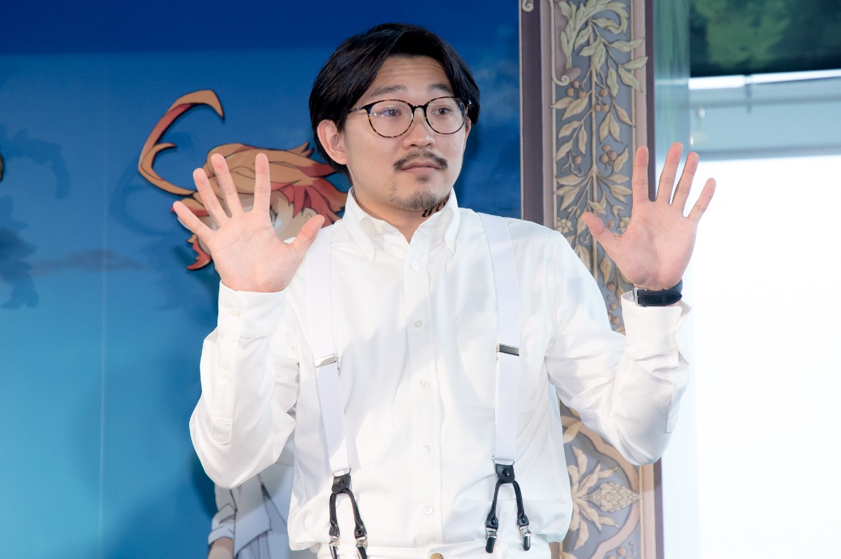 藤田ニコル、“約ネバ”エマのコスプレで登場　クリスマスの“約束”を明かす