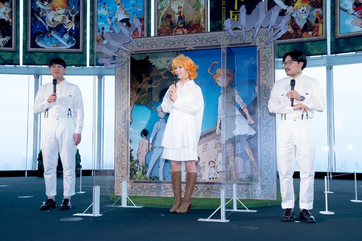 藤田ニコル、“約ネバ”エマのコスプレで登場　クリスマスの“約束”を明かす