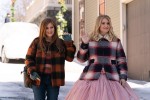 マッケンジー役のアイラ・フィッシャーとエレノア役のジリアン・ベル