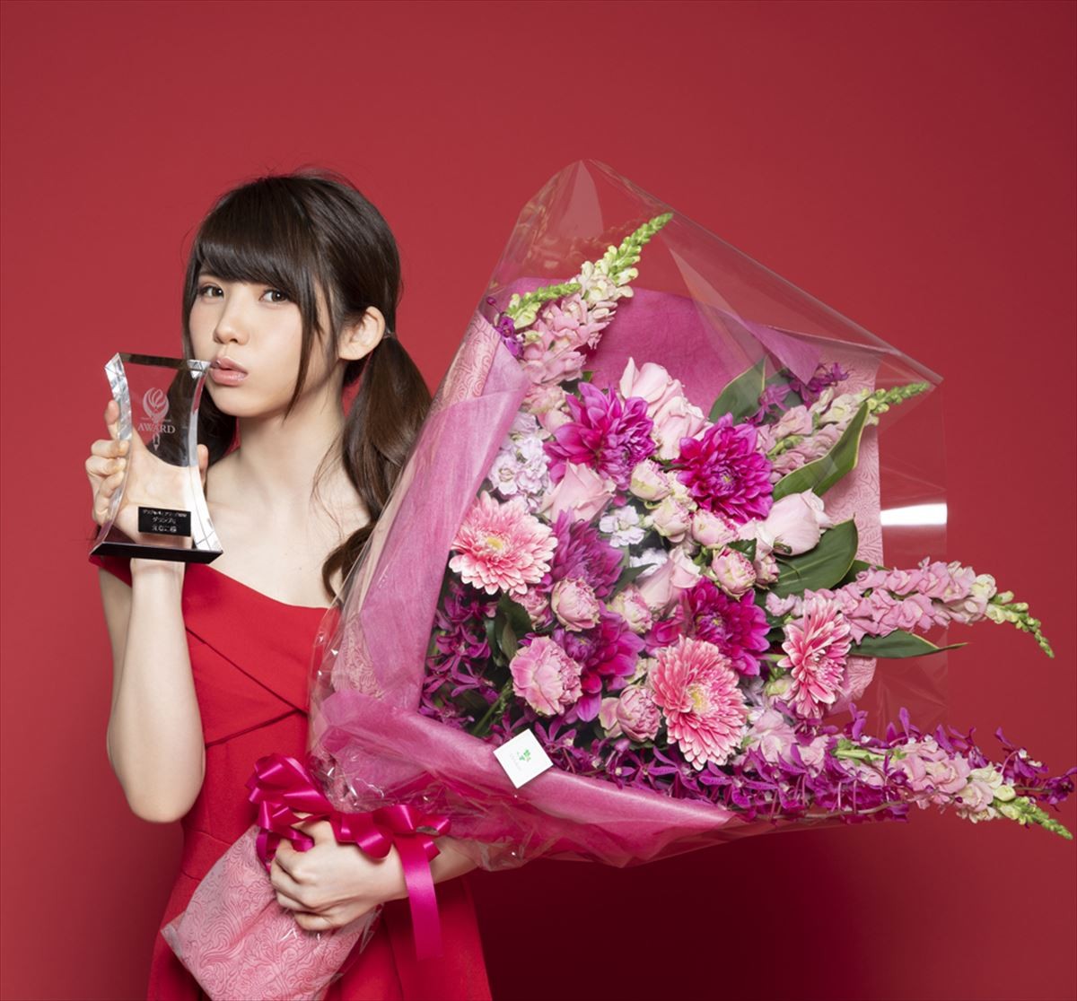 「グラジャパ!アワード」グランプリを受賞したえなこ