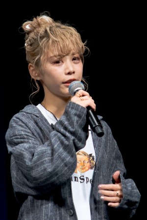 『映画 えんとつ町のプペル』完成披露試写会に登場したロザリーナ