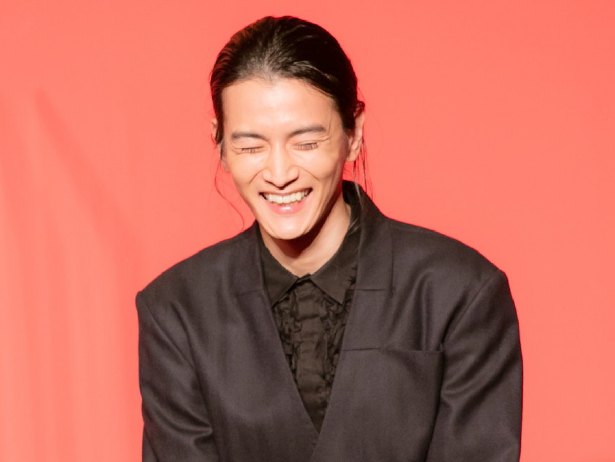 新田真剣佑、三浦春馬さんは「役者になるきっかけをくれた」 共演への思い語る