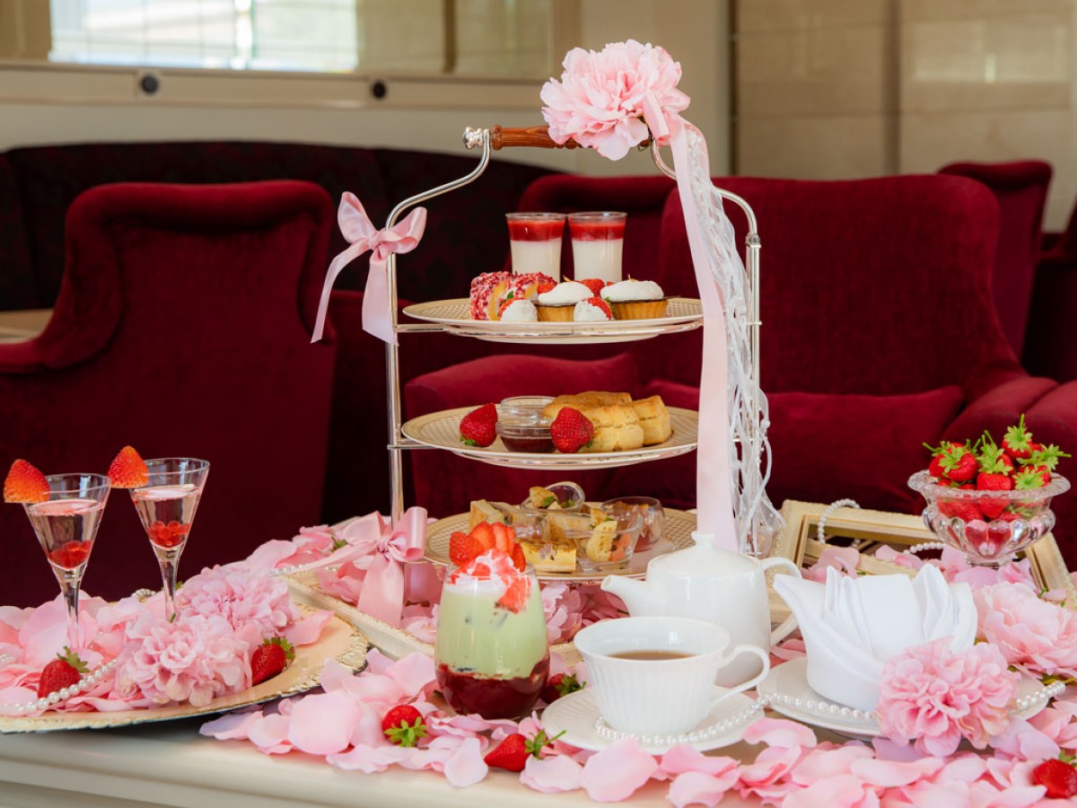 Romance Strawberry Afternoon Tea