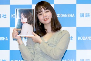 写真集『blow』刊行マスコミ記者会見に登場したNANAMI