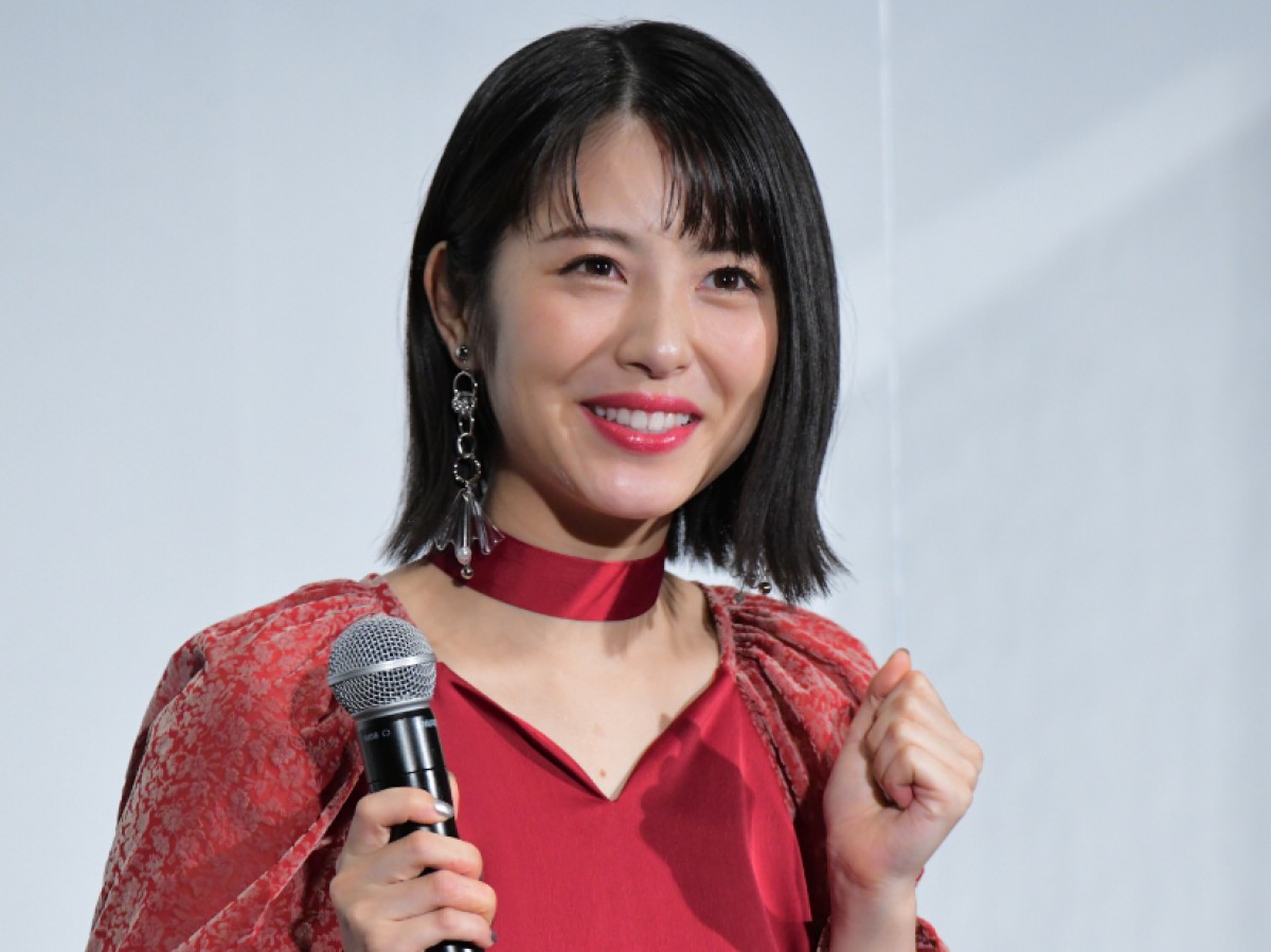 浜辺美波、来年の目標は“ふっ軽”「いろいろなところに出かけていきたい」