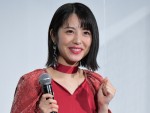 【写真】美しい！ ブラックのドレスで登場した北川景子