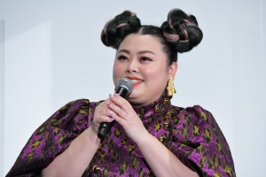 映画『約束のネバーランド』初日舞台あいさつに登場した渡辺直美