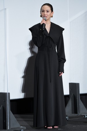 映画『約束のネバーランド』初日舞台あいさつに登場した北川景子