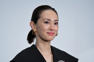 映画『約束のネバーランド』初日舞台あいさつに登場した北川景子