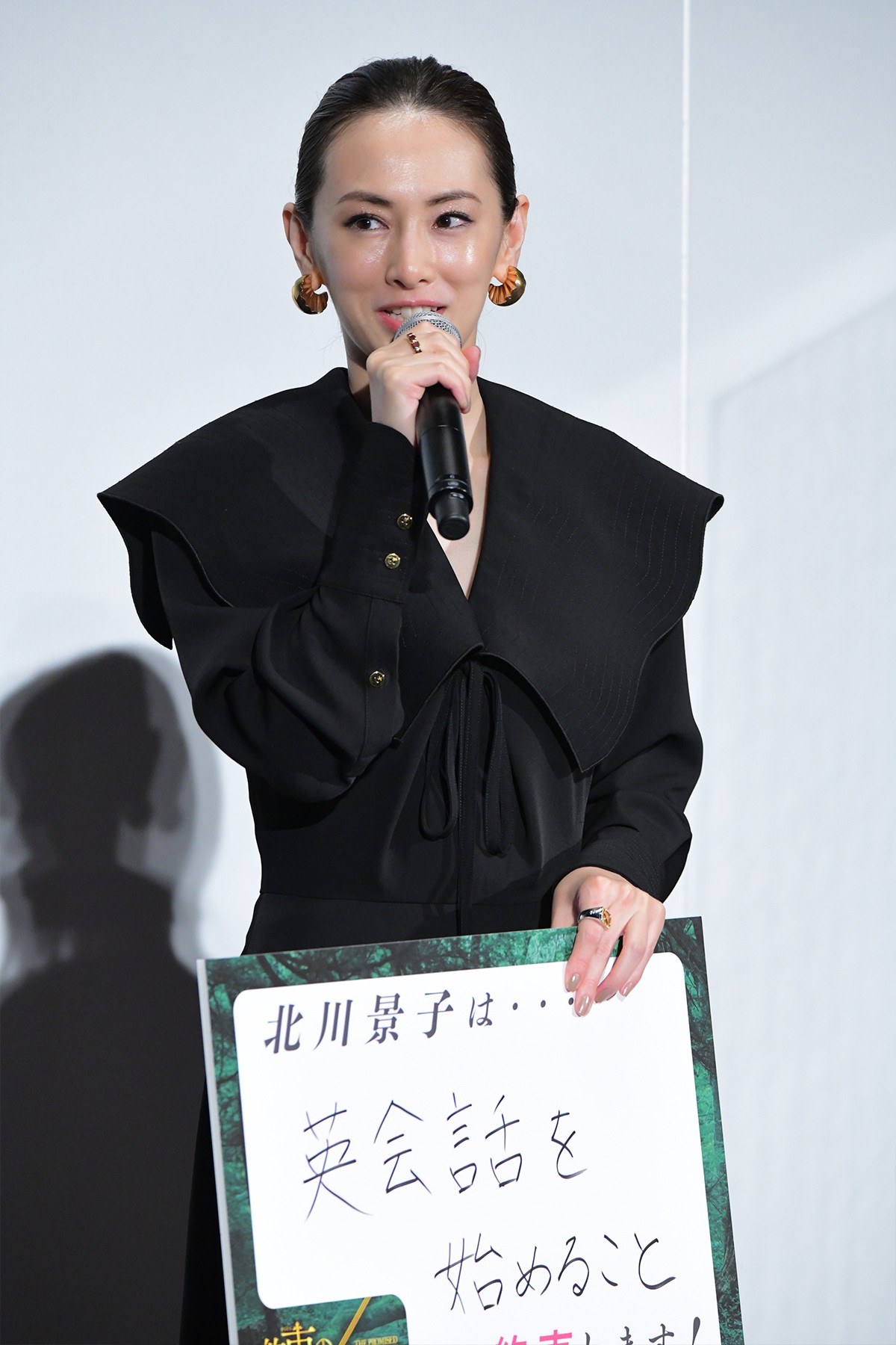浜辺美波、来年の目標は“ふっ軽”「いろいろなところに出かけていきたい」