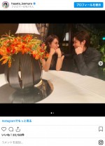 優子さんと赤坂くん、ラストシーンのレストランで… ※「磯村勇斗」インスタグラム