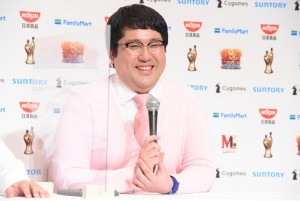 「M‐1グランプリ2020」優勝者記者会見に登場したマヂカルラブリー・村上