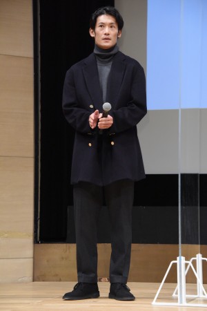 映画『おとなの事情 スマホをのぞいたら』完成披露試写会に登場した淵上泰史