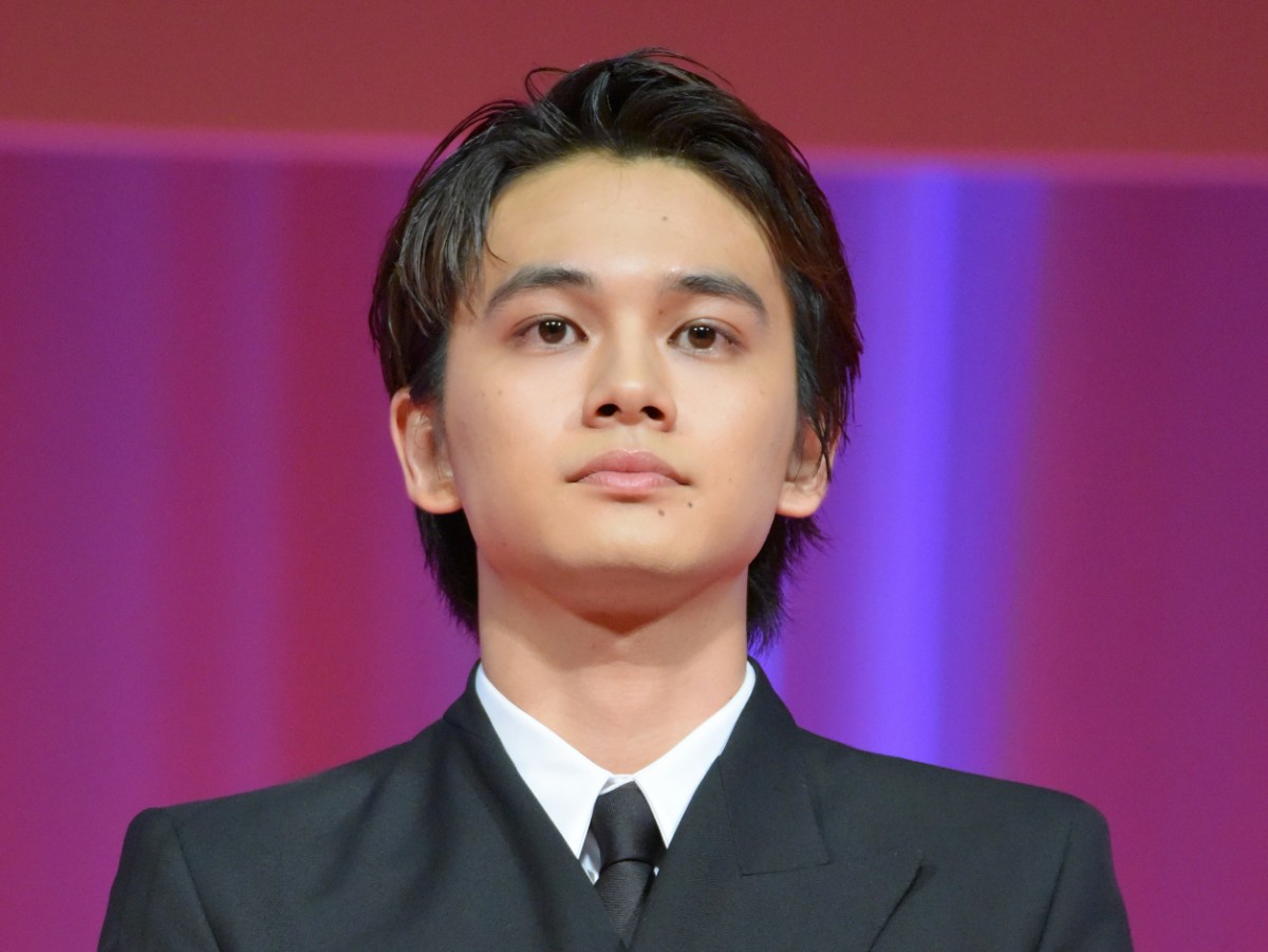 北村匠海、“バブみが強い”オフショットにネット歓喜「可愛いの暴力ですか」