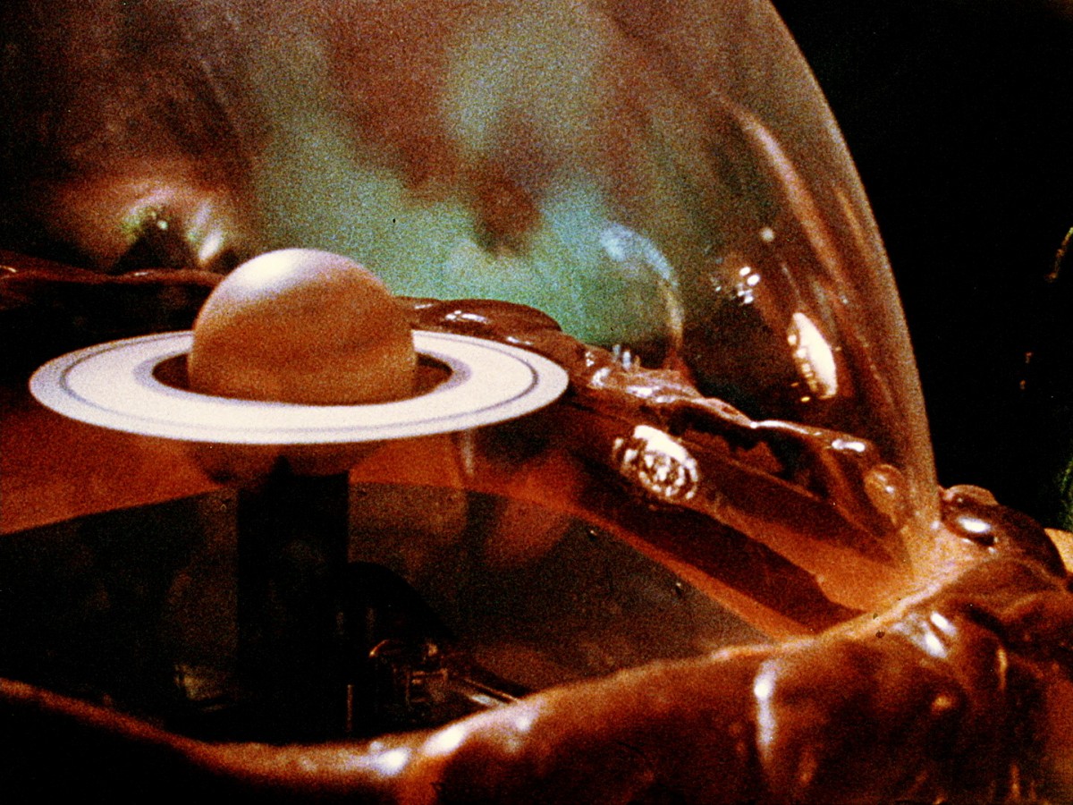 “土星人”の宇宙船内部がすごい！ 『サン・ラーのスペース・イズ・ザ・プレイス』場面カット公開