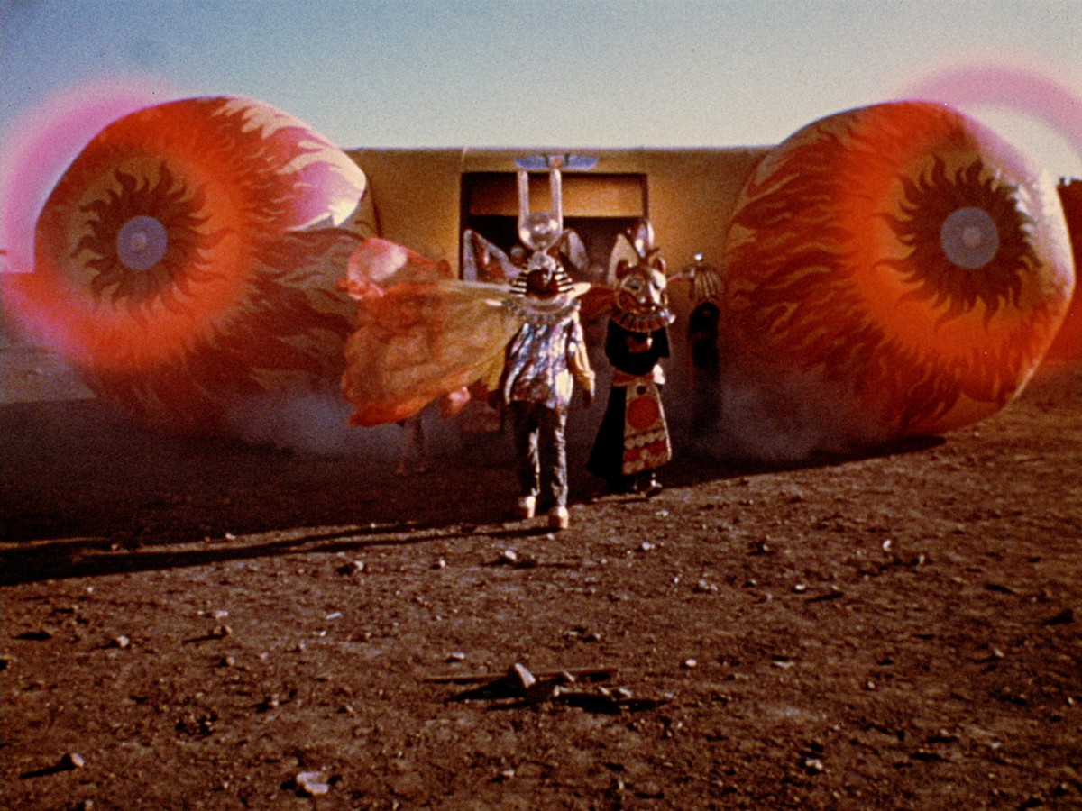 “土星人”の宇宙船内部がすごい！ 『サン・ラーのスペース・イズ・ザ・プレイス』場面カット公開