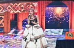 レコード大賞はLiSA「炎」 涙こらえ歌唱