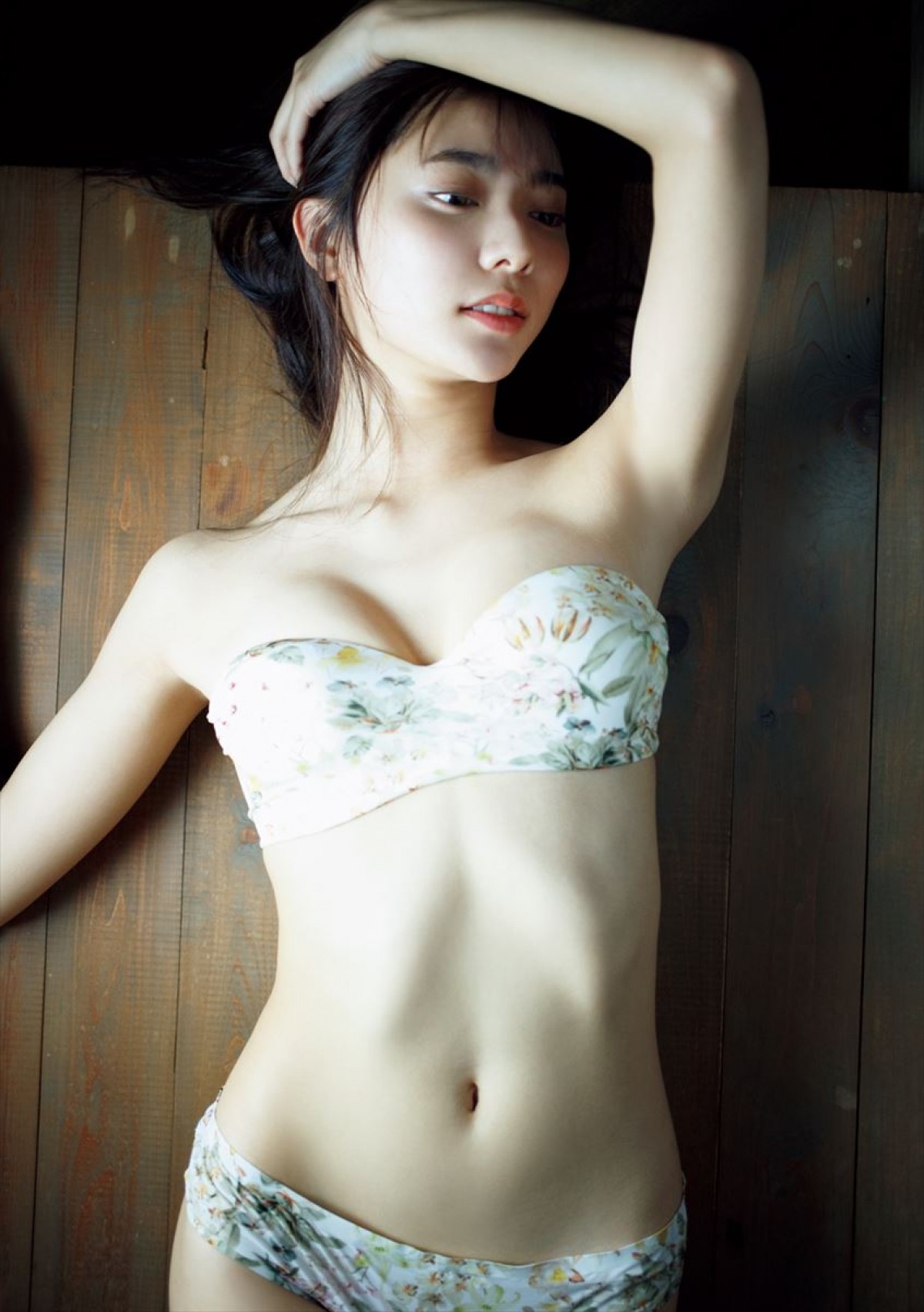 小島瑠璃子、松本まりか、鷲見玲奈ら「週プレ」飾った美女22人のグラビア！