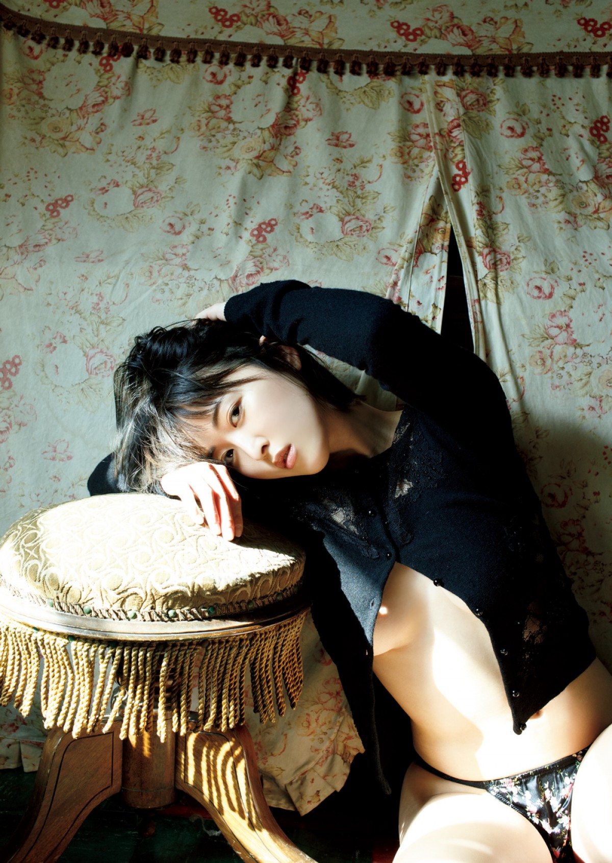 山下美月、梅澤美波、与田祐希ら乃木坂46総勢20人　華やかなグラビア18ページ