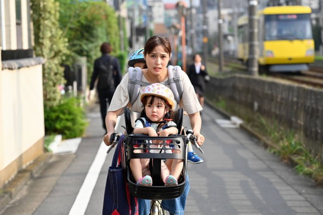 木曜劇場『知ってるワイフ』第1話場面写真