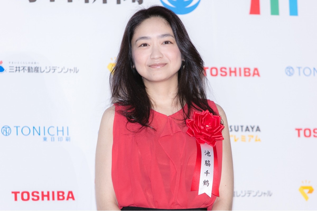 池脇千鶴が9年ぶり連ドラ主演 新米ホステス&伝説ママの2役に