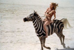 タニア・ロバーツ（『シーナ』より）