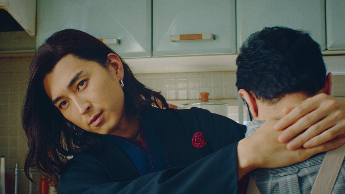 戸田恵梨香のパジャマ姿がかわいい！ 松田翔太と歌いながらの“耳打ち”も