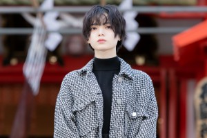 映画『さんかく窓の外側は夜』ヒット祈願イベントに登場した平手友梨奈