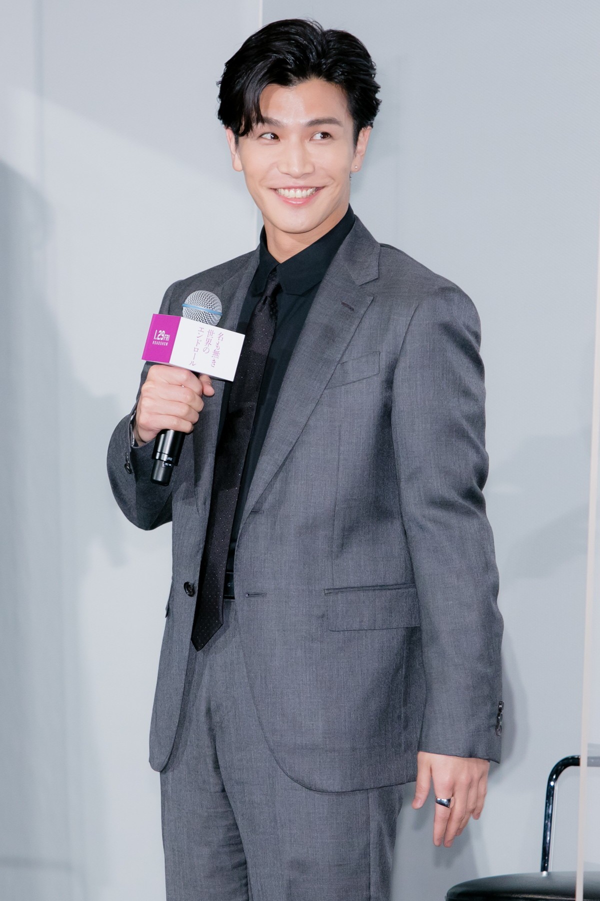 岩田剛典、初共演の新田真剣佑は「人懐っこい弟みたい」
