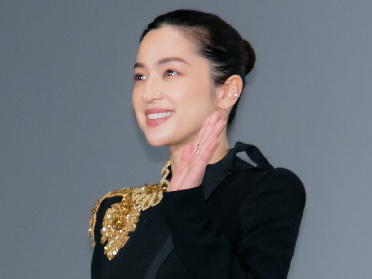 岩田剛典、初共演の新田真剣佑は「人懐っこい弟みたい」