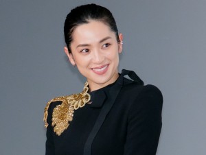 映画『名も無き世界のエンドロール』完成報告会見に登場した中村アン