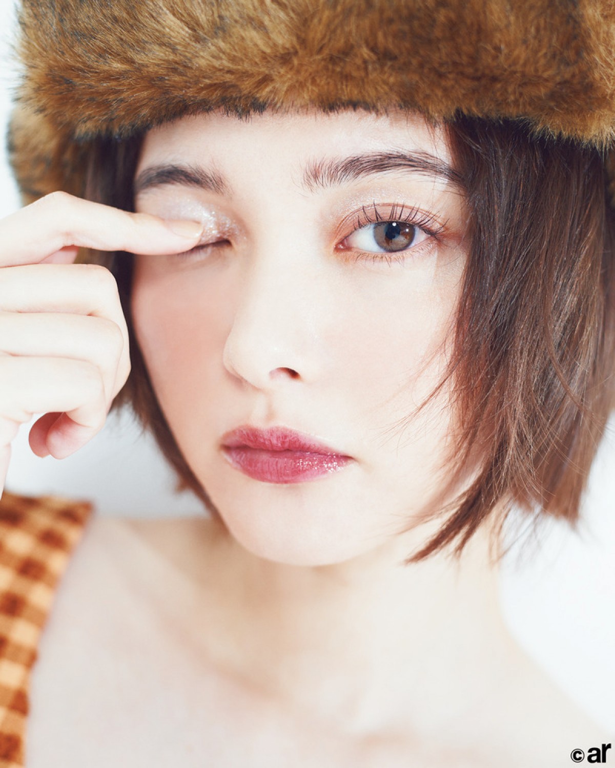 新木優子のヘルシーな美ボディを特集 「どうしてそんなに小顔なの!?」にも回答