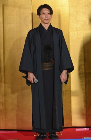 高橋一生、日曜劇場『天国と地獄 ～サイコな2人～』制作発表会見に出席